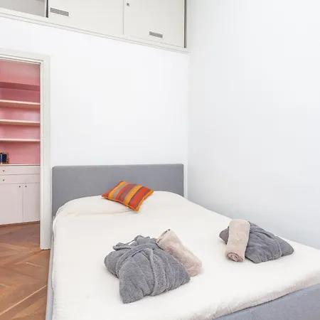 Piazza Vittorio Retreat Rom